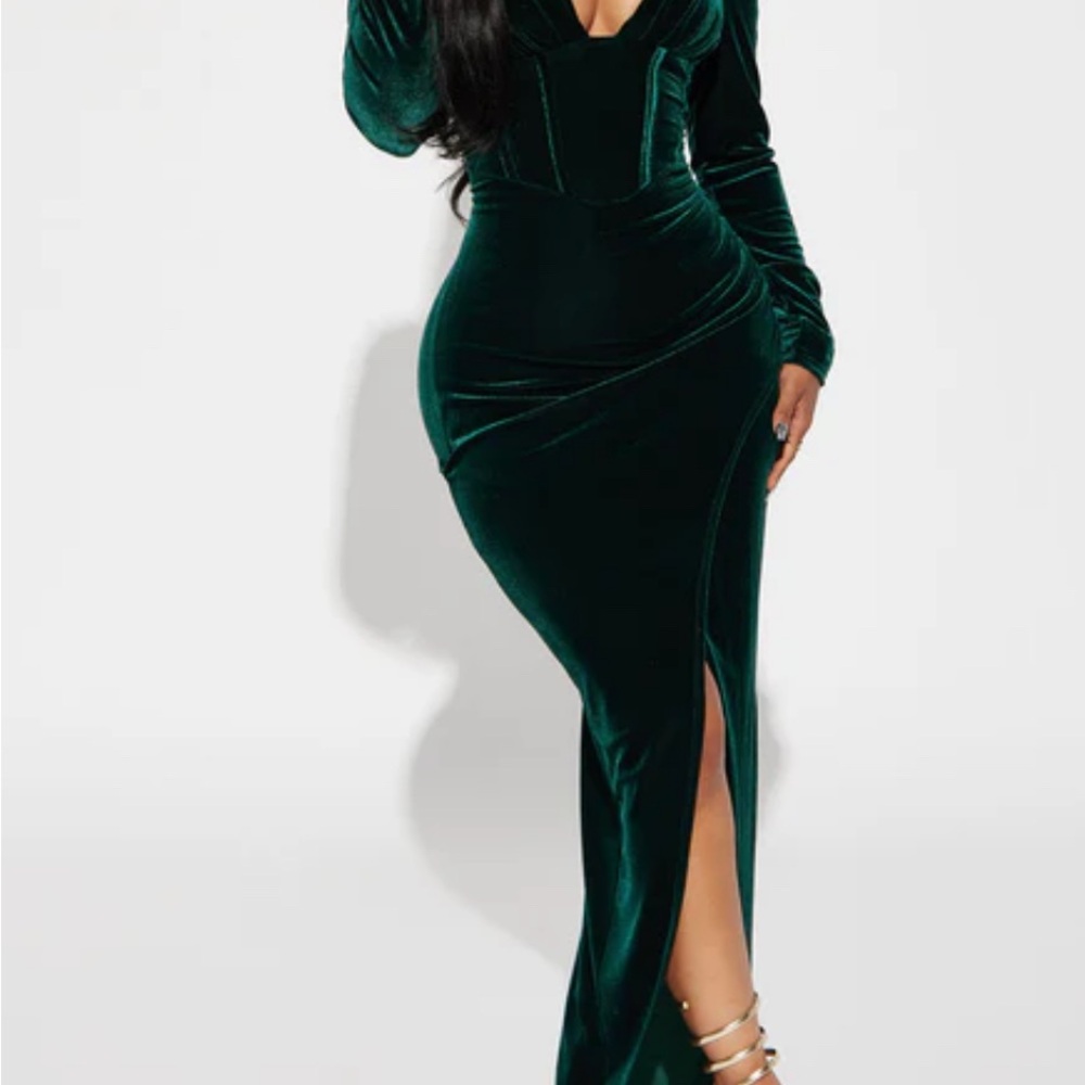 Fashion Nova Deep Green Velvet Long Sleeve Dress
